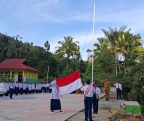 Upacara Bendera Gabungan MTsN 17 Tanah Datar dan Nagari III Koto, Tanamkan Semangat Pendidikan bagi Generasi Penerus